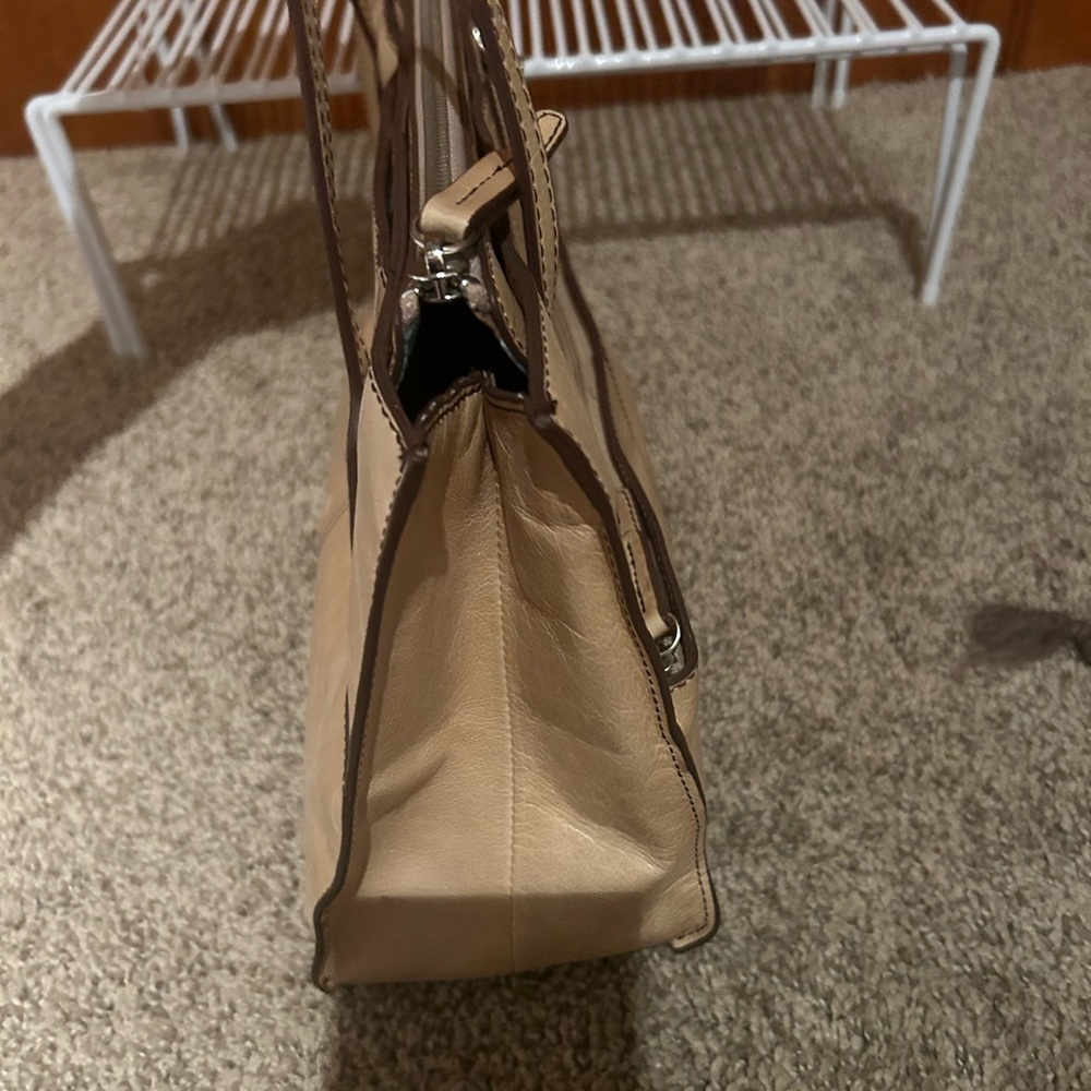 Hobo leather tote bag, bone color, soft leather, great condition